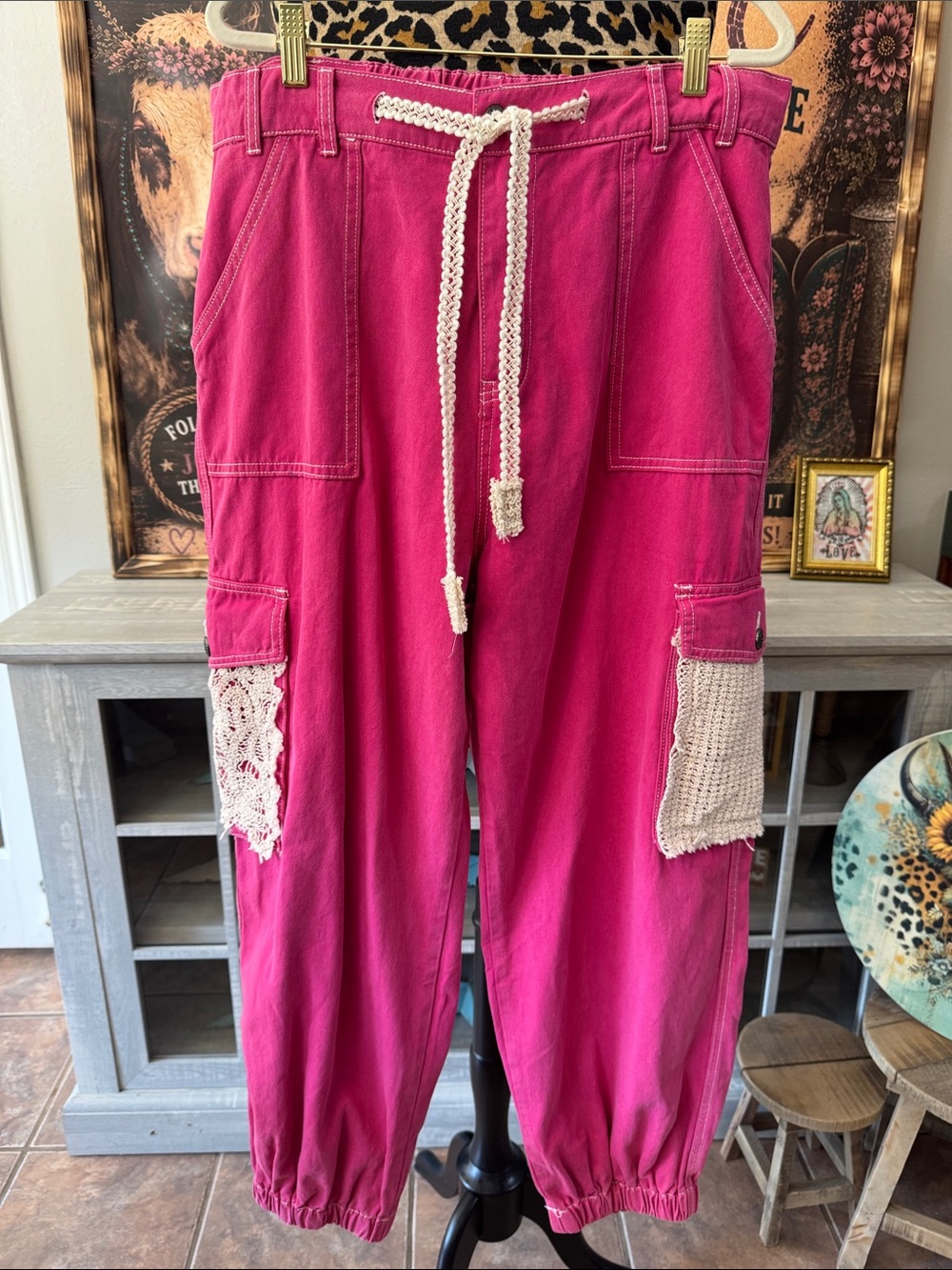 POL Women’s Pink Drawstring Cargo Joggers with Crochet Pockets Size Large